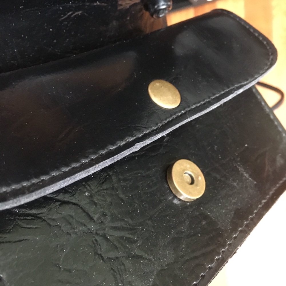 Veneto crossbody bag great for everyday